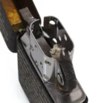 فندک زیپو اورجینال مدل Catching Bullet Vietnam کد 236، مشکی آسفالتی - تصویر 5